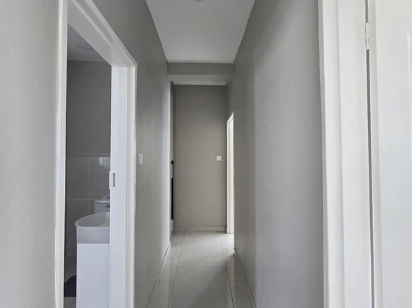 2 Bedroom Flat & Apartment