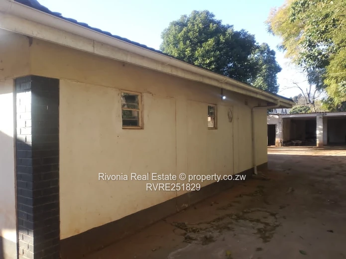 1-Bed Cottage on 4000m² with Borehole - Greendale North