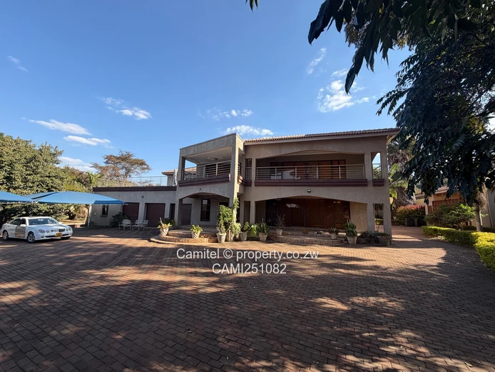 Borrowdale Brooke: Double-Storey 6-Bed on 4000m² (Borehole)