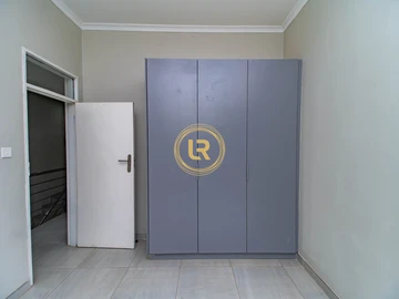 3 Bedroom Flat & Apartment