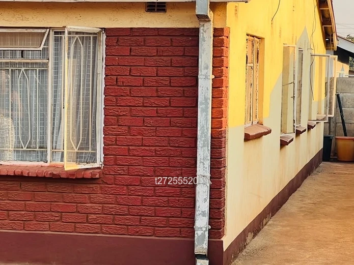 Spacious 5 Bedroom House for sale
