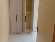 2 Bedroom Flat & Apartment