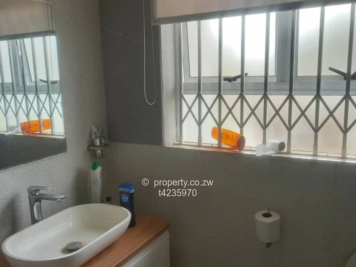 Queensdale spacious 3 bed cottage to Rent 