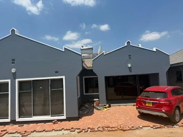 4 Bedroom Flat & Apartment