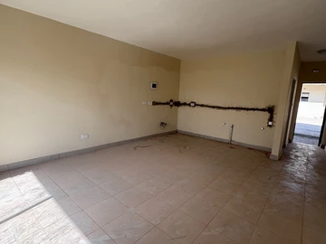 2 Bedroom Flat & Apartment