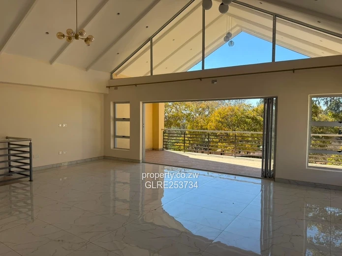 Sunlit Greystone Park 3-Bed Apartment — Balcony & Modern Baths