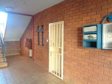 2 Bedroom Flat & Apartment