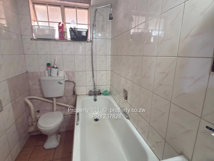 Avenues 2-Bedroom Flat for Rent – Secure & Central Location”