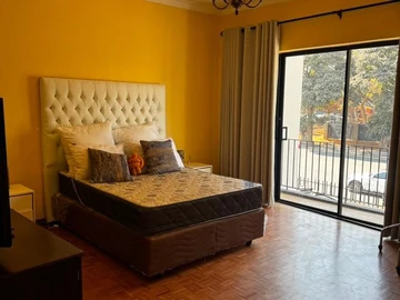 3 Bedroom Flat & Apartment
