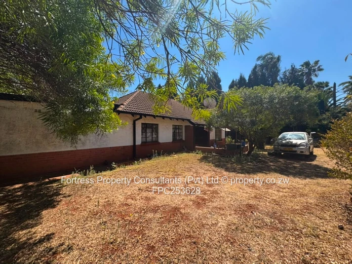 HILLSIDE | Family Home with Cottage — Your Next Investment in Harare! ????