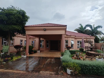 5 Bedroom House