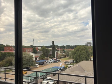 2 Bedroom Flat & Apartment