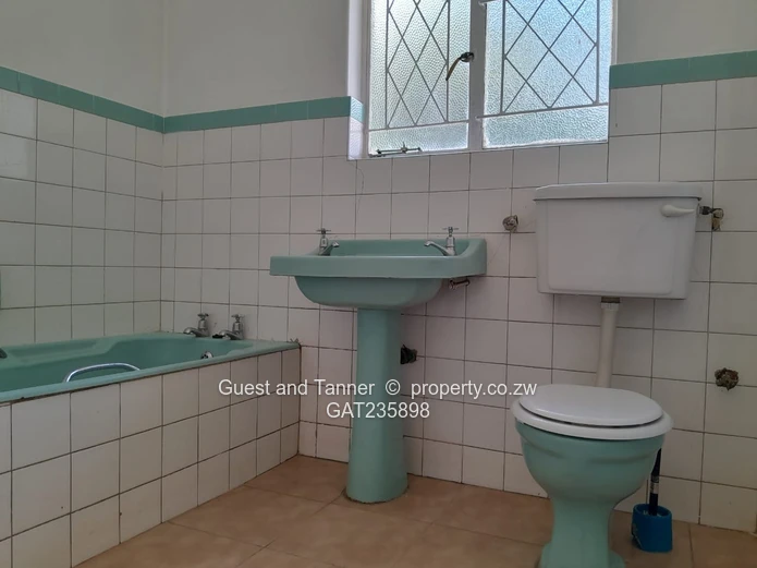 3 Bedroom House for Rent in Hatfield - Rates included