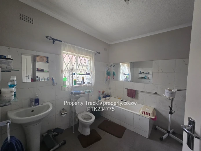 Neat and idyllic family home