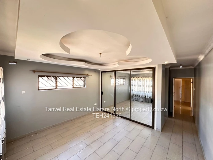 For sale  Meyrick park Cluster  3 beds main bedroom with en-suite ,BICs, dining, lounge