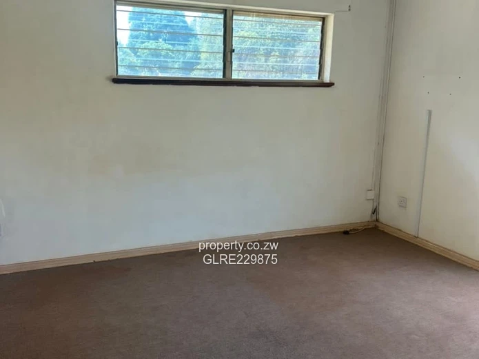 A Versatile 4Bedroom Property for Residential or Commercial Use in a Prime Greendale Location To Let