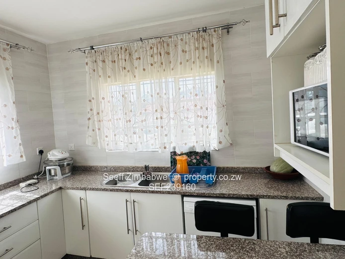 3-Bedroom Beauty in Upper Hillside: Also suitable for Commercial use! (Sole Mandate)