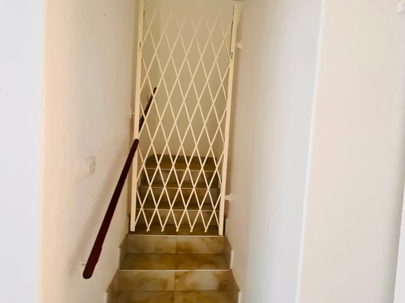 2 Bedroom Flat & Apartment