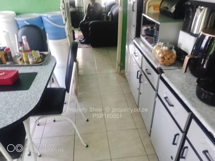 5-Bedroom Home for Sale in Glen View, Harare with Lush Garden & Fitted Kitchen