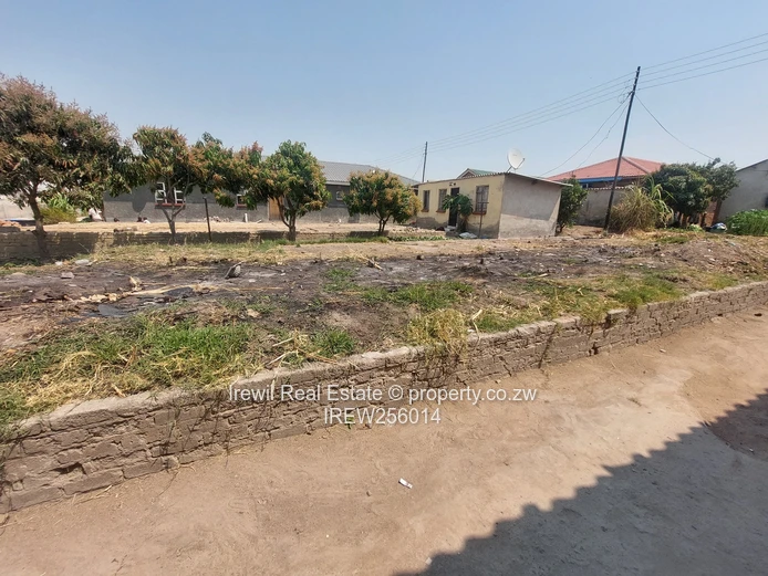 Chitungwiza Unit L extension Vacant Stand  (Sole Mandate)