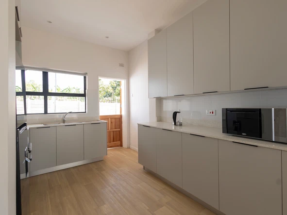 3 Bedroom Flat & Apartment