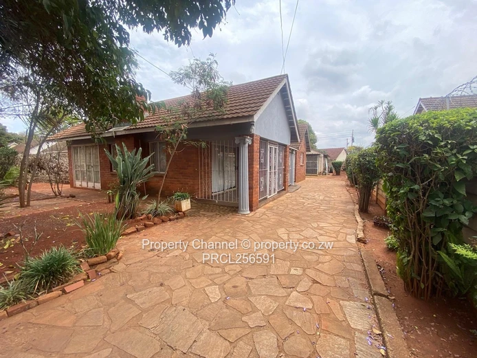 Prime Four Bedroomed House In Cranborne
