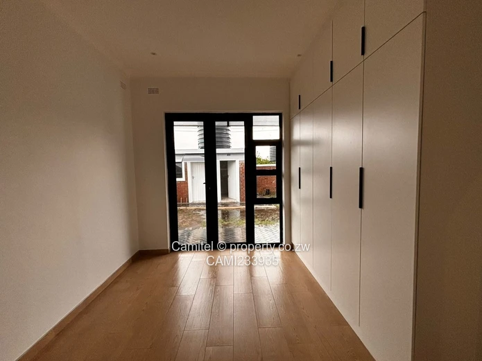 Arlington newly built 3 bed with main ensuite sitting on 580sqm with title clean deed 