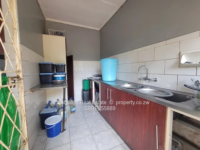5 Bedroomed House in Kumalo For Sale