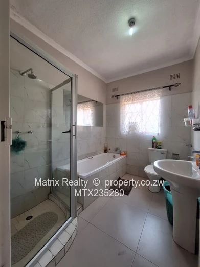 4 Bedroom House for Sale in New Marlborough