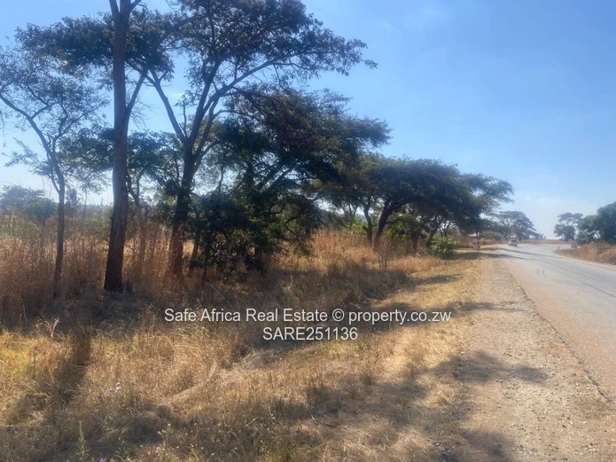 6 Hectares Plot Bulawayo Road Frontage Vacant Land For Sale-Opposite Kyntre Estates Just After Famil