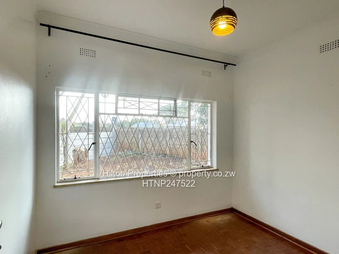 Marlborough 2-Bed Garden Flat — Veranda, Borehole & Lawn