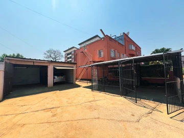 3 Bedroom Flat & Apartment