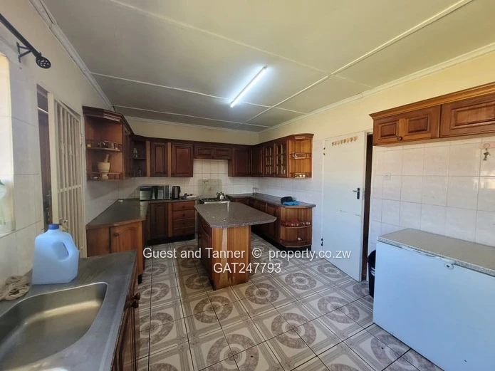 New Marlborough Neat and Spacious Family Home - 4 Bedrooms to Rent