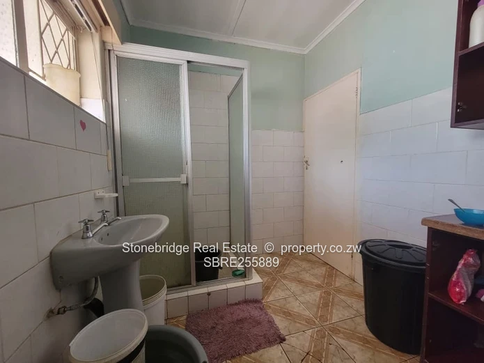5 Bedroomed House in Kumalo For Sale