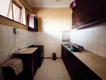 2 Bedroom Flat & Apartment