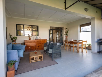 3 Bedroom Flat & Apartment