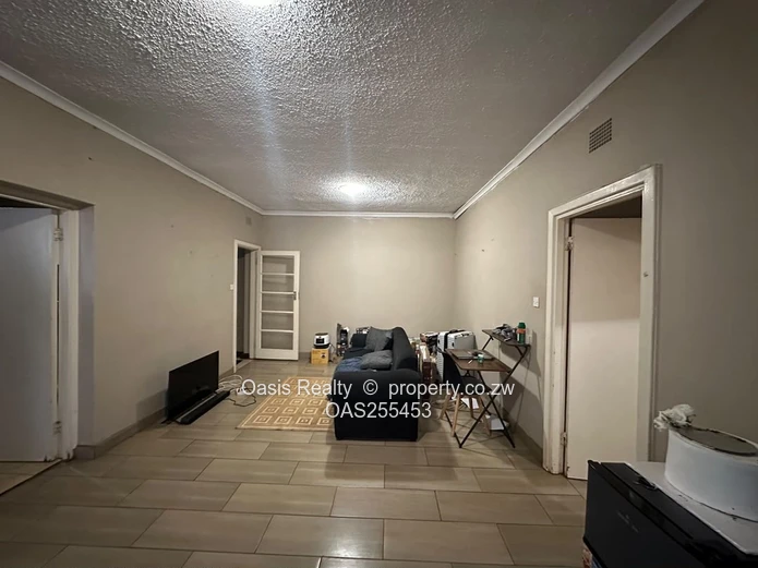 Conveniently Located Flat For Rent
