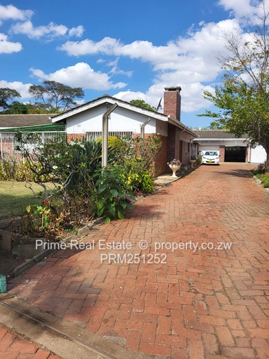 Kensington 5-Bed Walled Home, Garden, Verandah & Garage