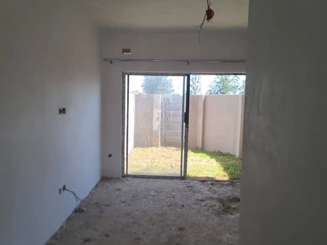 2 Bedroom Flat & Apartment