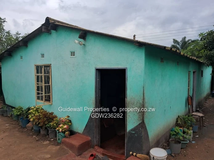 4 beds house for sale in Glenview 1