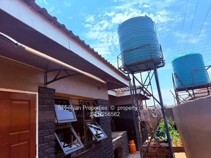 5-Bedroom Family Home For Sale - Madokero ?? Corner Property