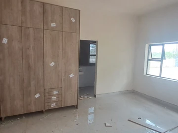 4 Bedroom Flat & Apartment