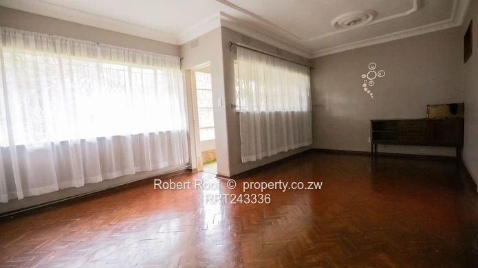 Spacious 3-Bedroom Flat to Let – Avondale (Oxford Road) (Sole Mandate)