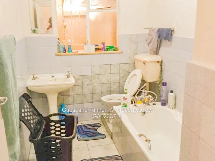 3-Bed House For Sale In Chadcombe