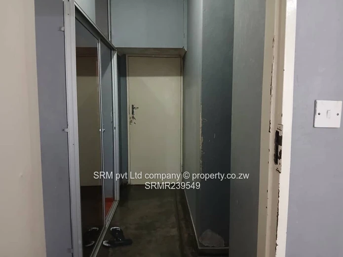 1 bedroom flat to let in Avenues 