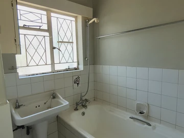 2 Bedroom Garden Flat