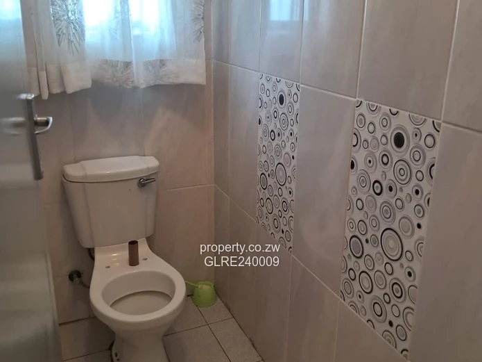 SPACIOUS-3 beds standalone cottage in Westgate 