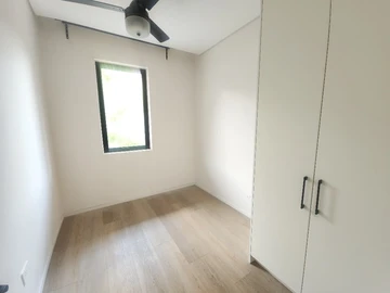 3 Bedroom Flat & Apartment