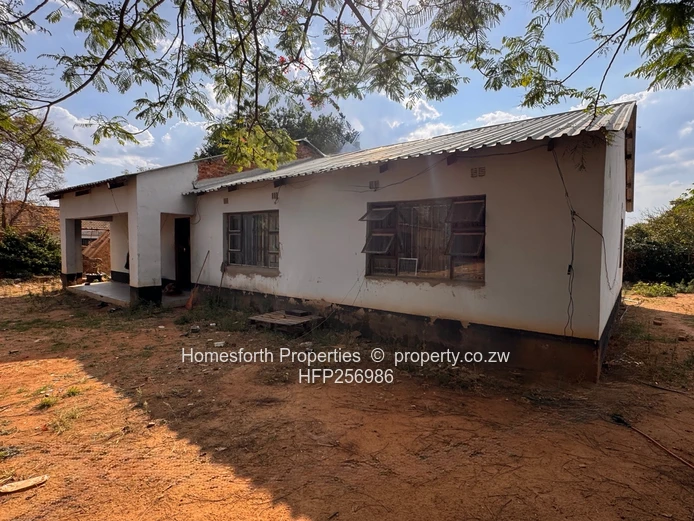 Waterfalls Stand with Cottage for Sale (Sole Mandate)