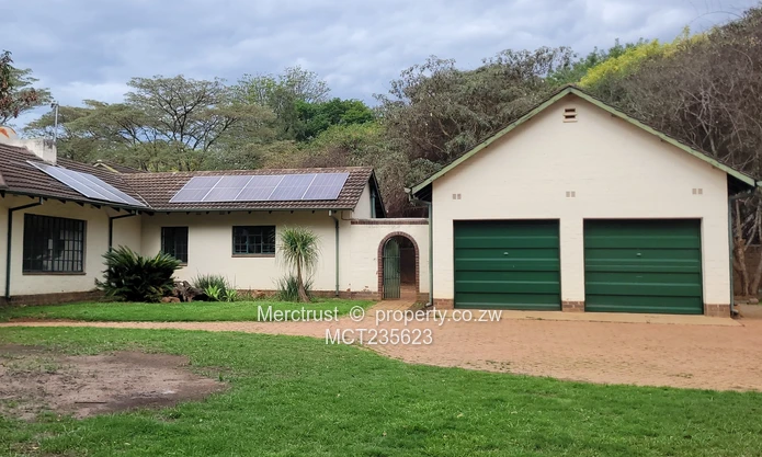 Charming family residence, available immediately!